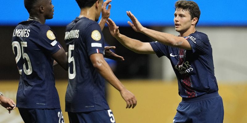PSG thể hiện sức mạnh đáng gờm PSG thể hiện sức mạnh đáng gờm